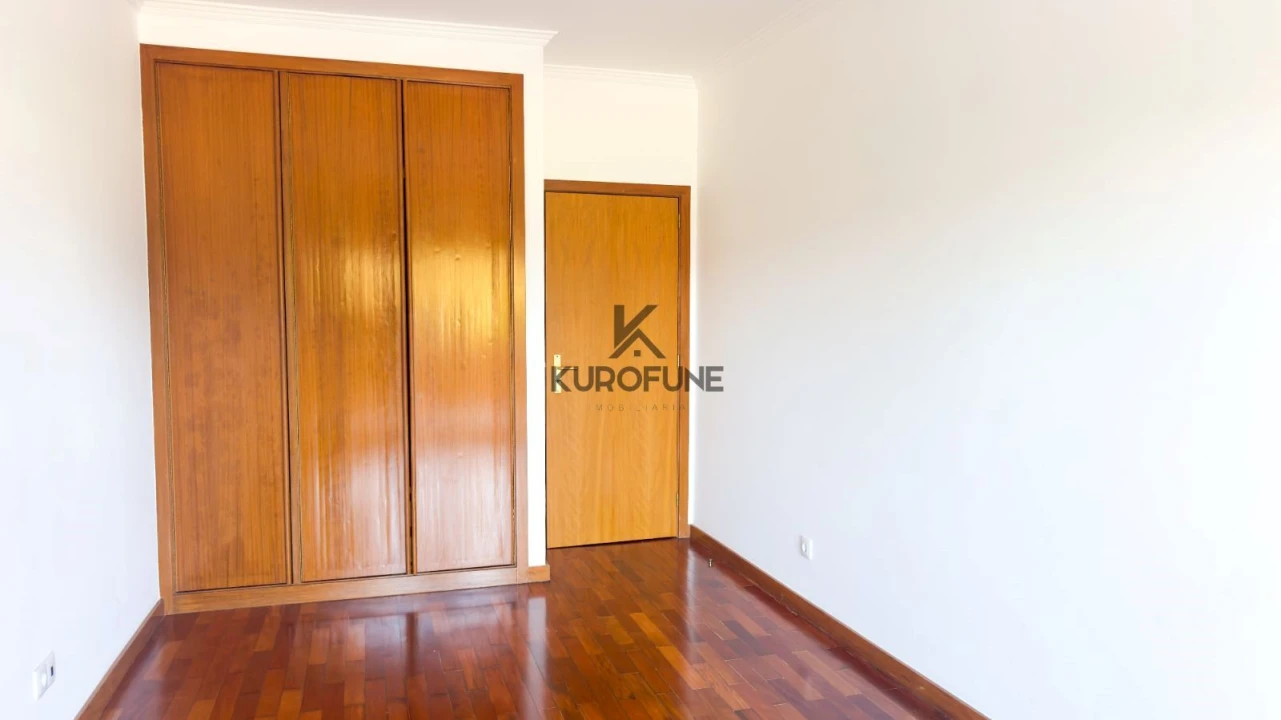 Apartamento T2 para Arrendamento em Madalena Foto 19