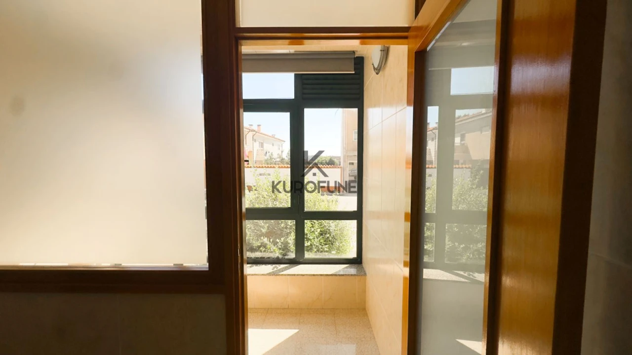 Apartamento T2 para Arrendamento em Madalena Foto 23