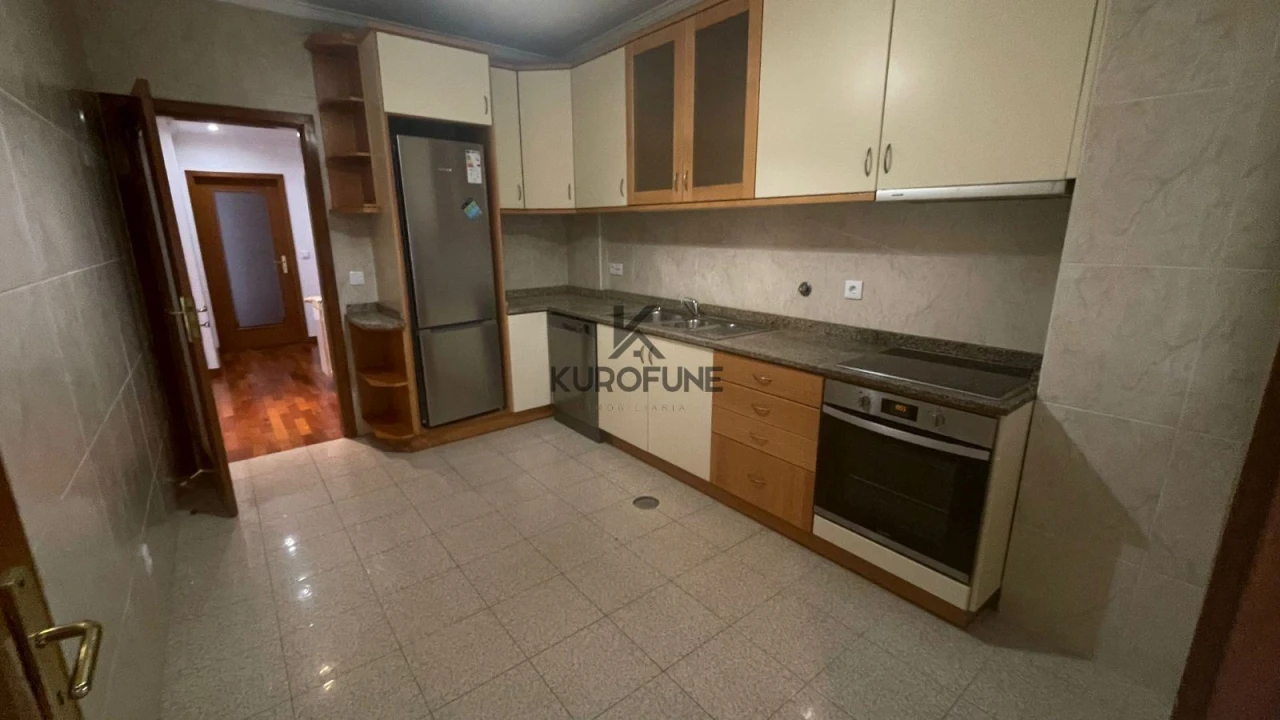 Apartamento T2 para Arrendamento em Madalena Foto 10