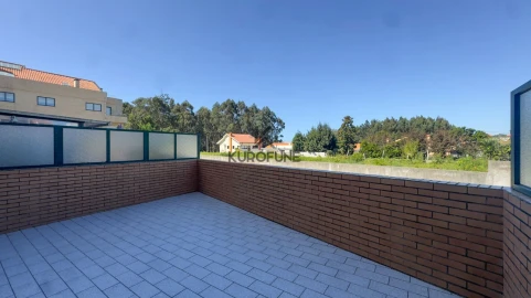 Apartamento T2 para Arrendamento em Madalena