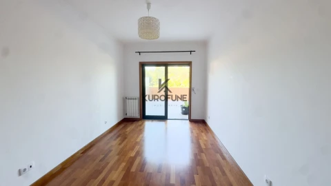 Apartamento T2 para Arrendamento em Madalena