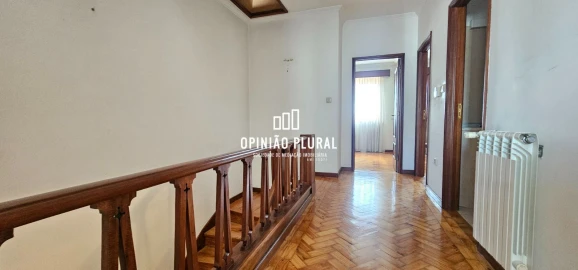 Moradia T5 para Venda em Campanhã