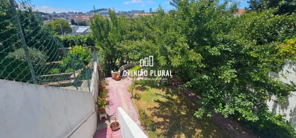 Moradia T5 para Venda em Campanhã