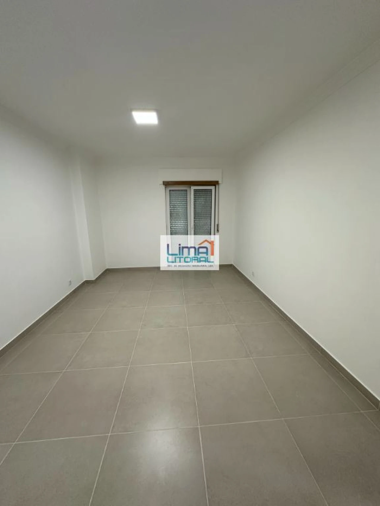Apartamento T1 para Arrendamento em Parceiros e Azoia Foto 4