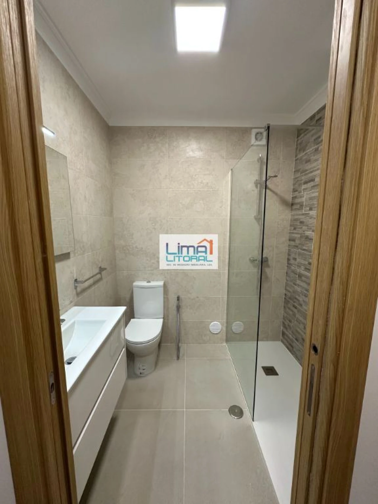 Apartamento T1 para Arrendamento em Parceiros e Azoia Foto 10