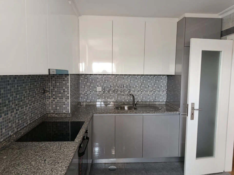 Apartamento T2 para Venda em Rio Tinto Foto 1