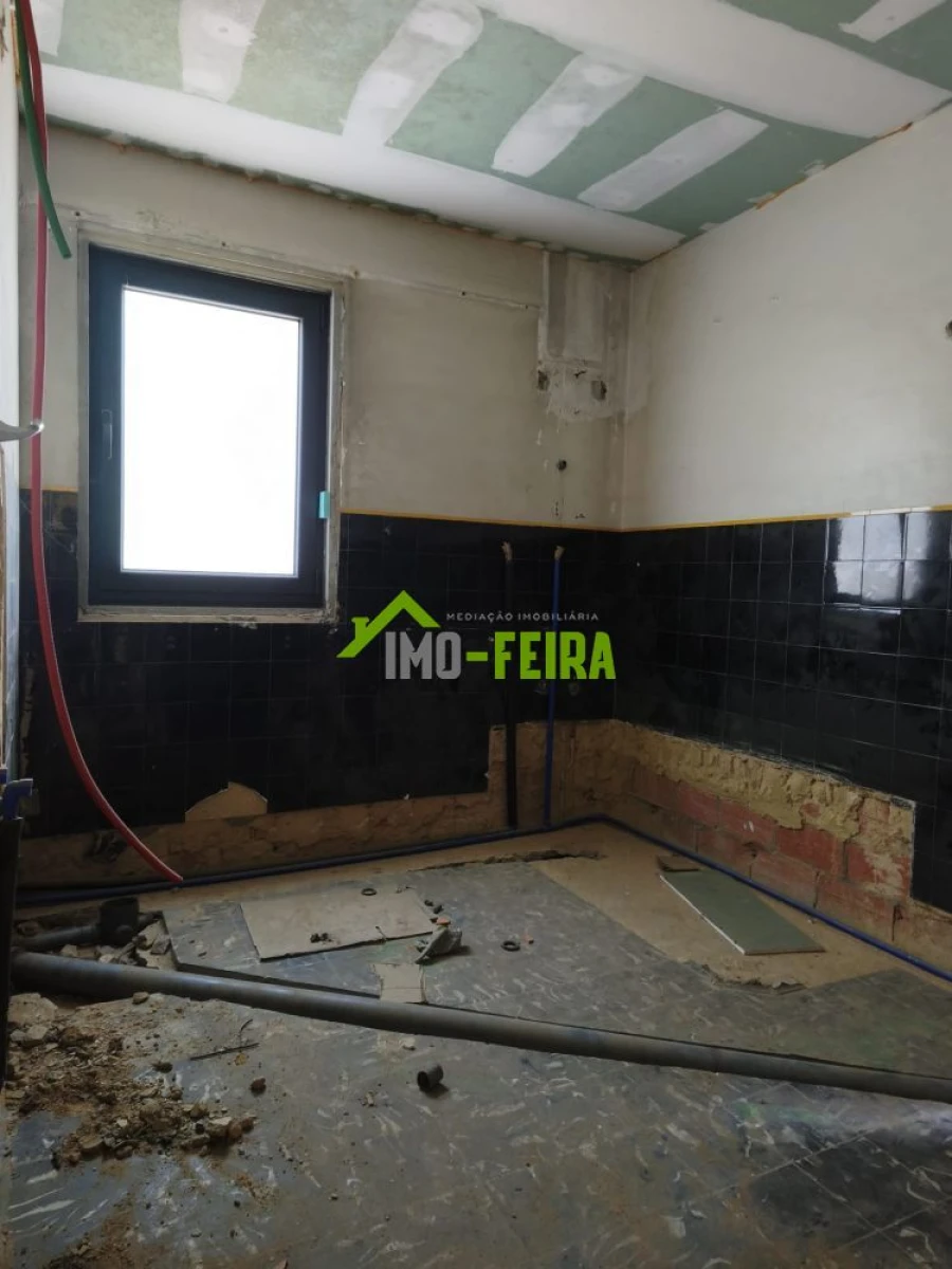 Moradia T9 para Venda em Avanca Foto 19