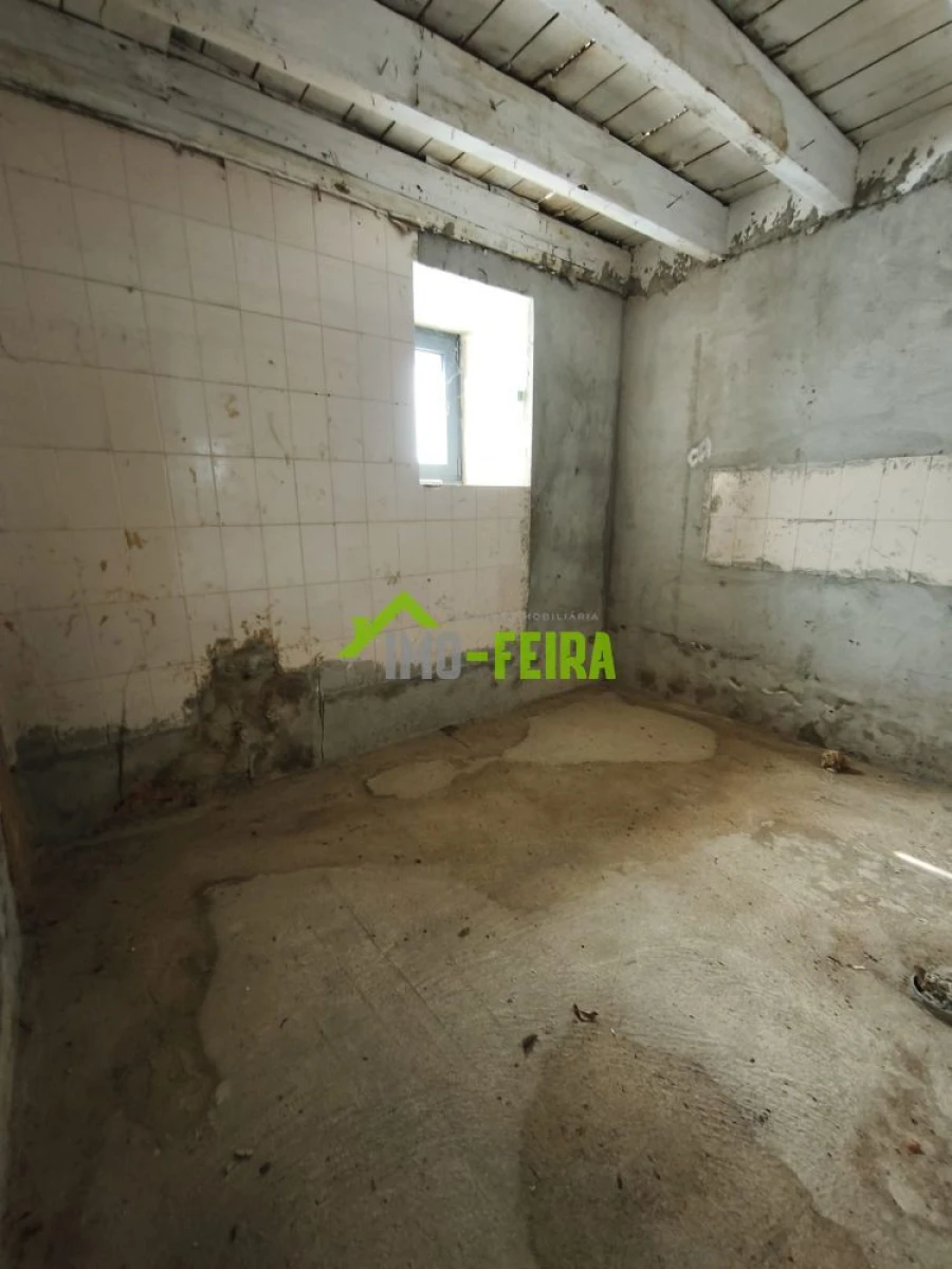 Moradia T9 para Venda em Avanca Foto 23