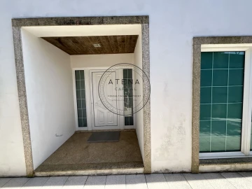 Moradia T3 para Venda em Aguiar de Sousa