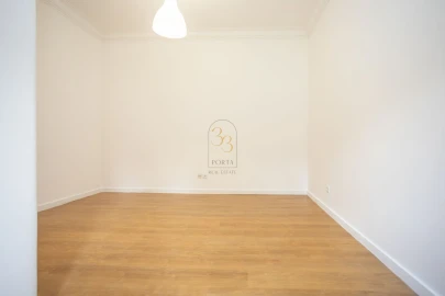Apartamento T3 para Arrendamento em Areeiro