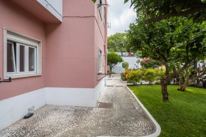 Apartamento T3 para Arrendamento em Areeiro