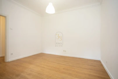 Apartamento T3 para Arrendamento em Areeiro