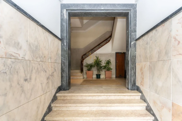Apartamento T3 para Arrendamento em Areeiro Foto 3