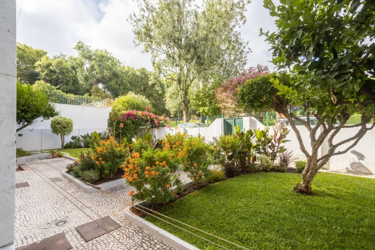 Apartamento T3 para Arrendamento em Areeiro Foto 31