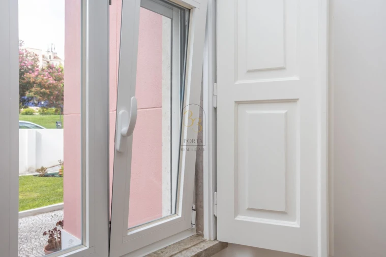 Apartamento T3 para Arrendamento em Areeiro Foto 16