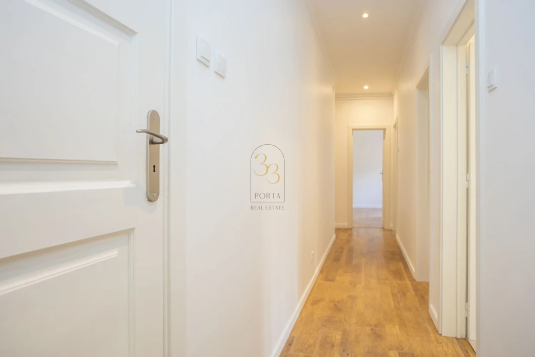 Apartamento T3 para Arrendamento em Areeiro Foto 8