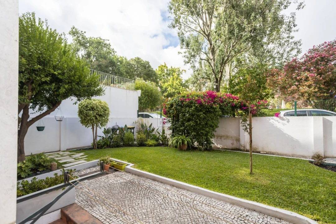 Apartamento T3 para Arrendamento em Areeiro Foto 48