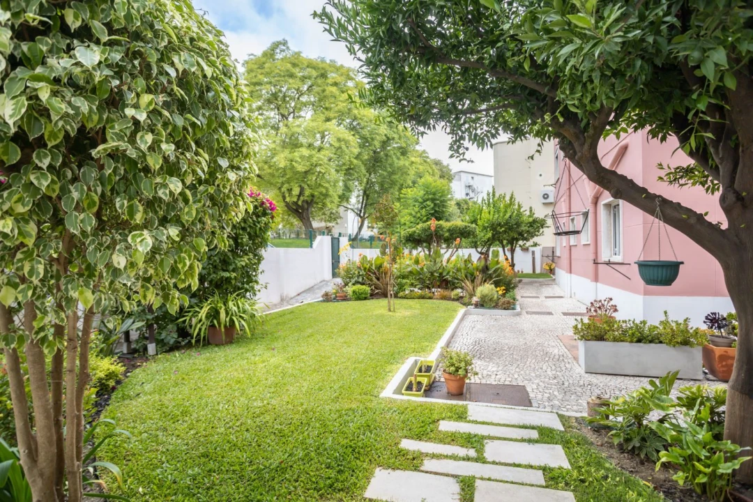 Apartamento T3 para Arrendamento em Areeiro Foto 50