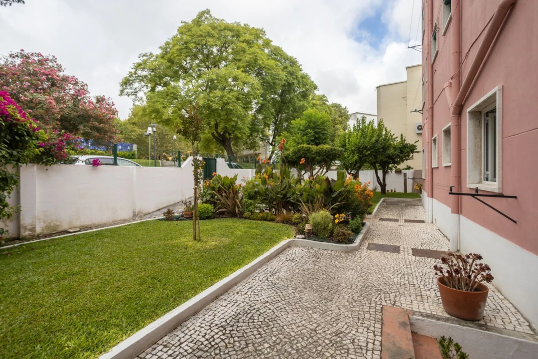 Apartamento T3 para Arrendamento em Areeiro Foto 49