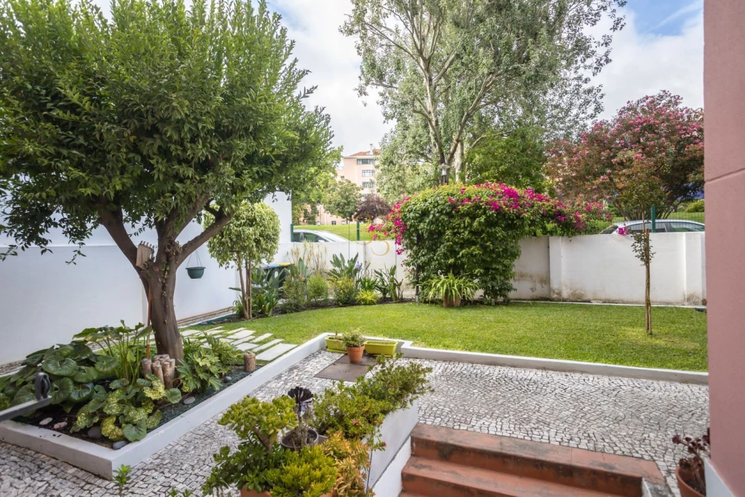 Apartamento T3 para Arrendamento em Areeiro Foto 15