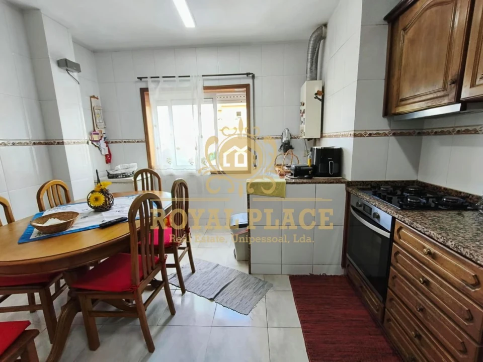 Apartamento T3 para Venda em Arrifana Foto 24