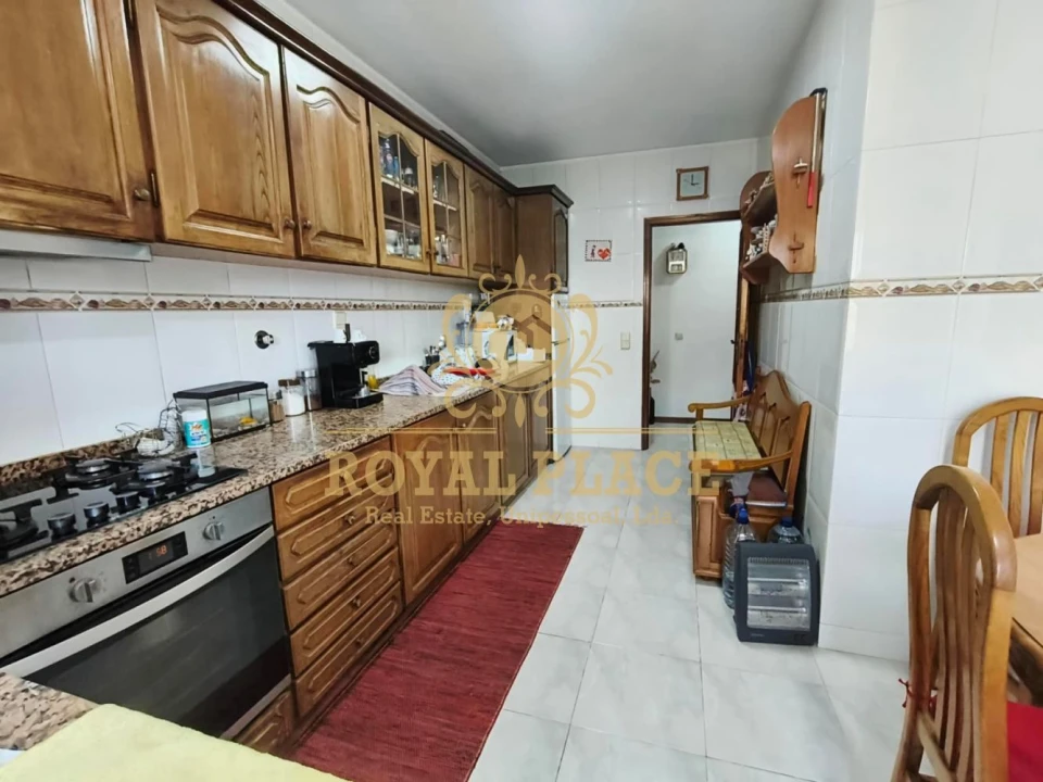 Apartamento T3 para Venda em Arrifana Foto 5