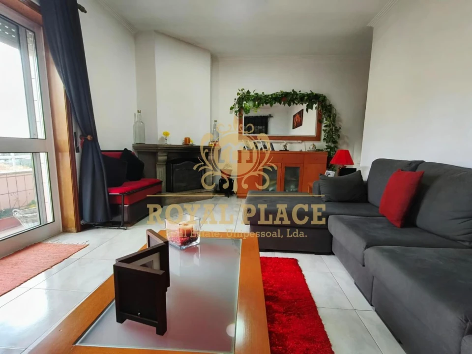 Apartamento T3 para Venda em Arrifana Foto 2
