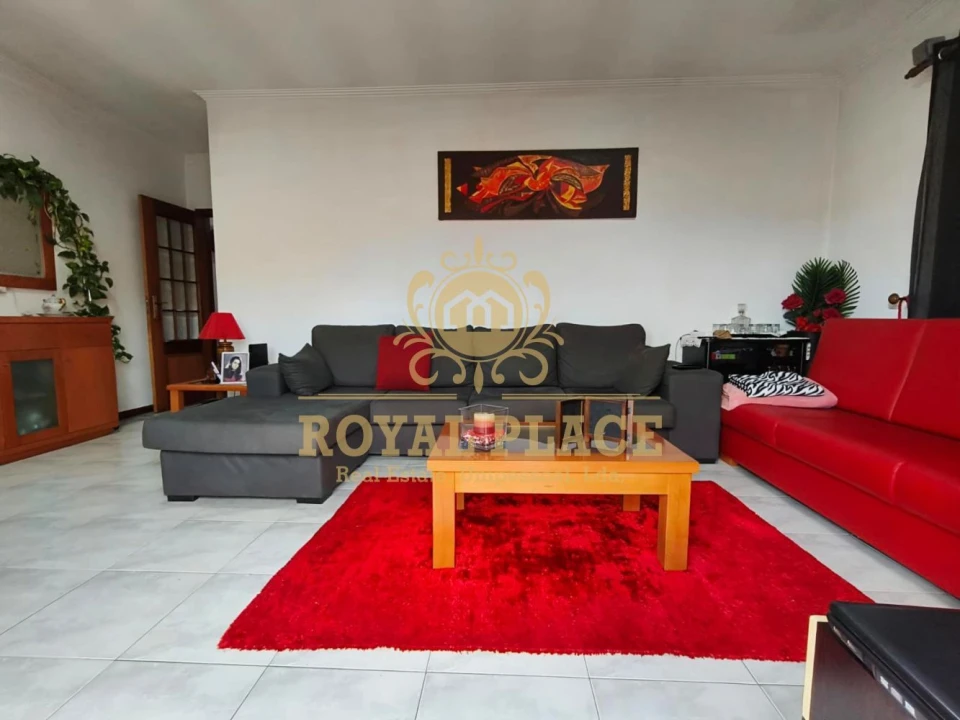 Apartamento T3 para Venda em Arrifana Foto 1