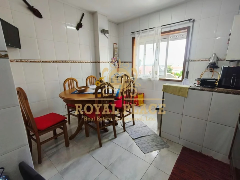 Apartamento T3 para Venda em Arrifana Foto 4