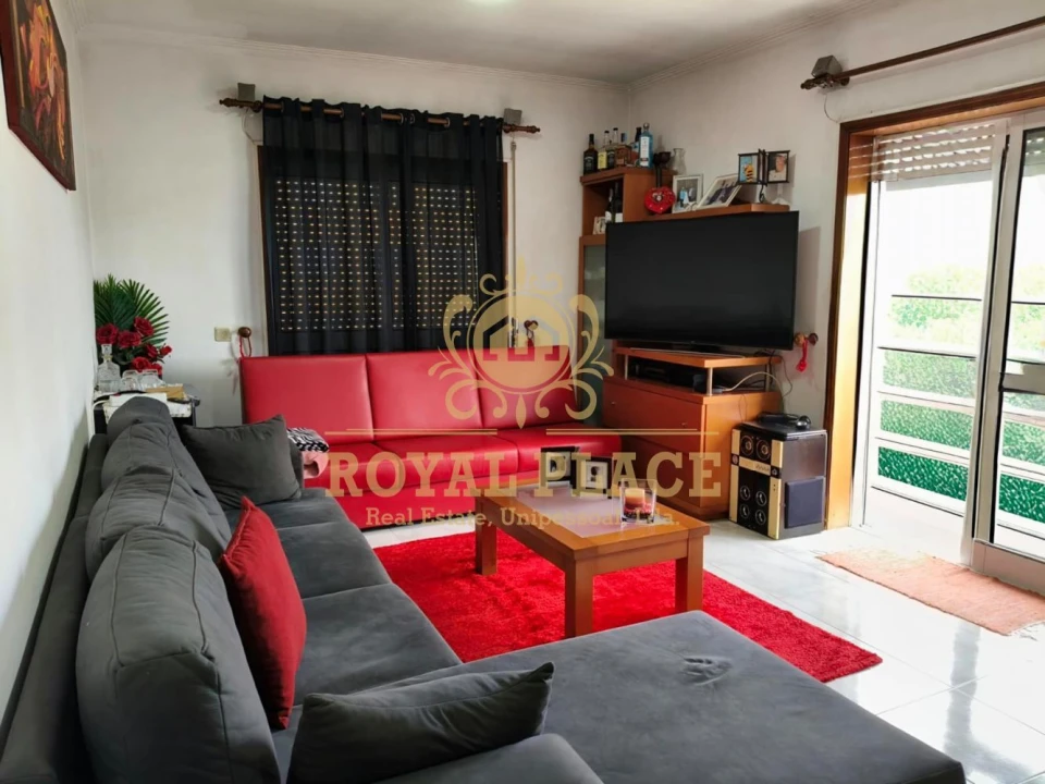 Apartamento T3 para Venda em Arrifana Foto 3