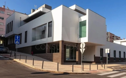 Apartamento T1 para Venda em Agualva e Mira-Sintra