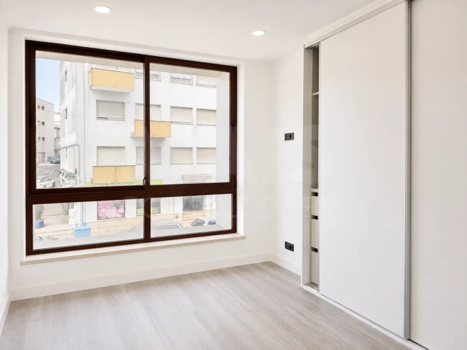 Apartamento T1 para Venda em Agualva e Mira-Sintra Foto 8