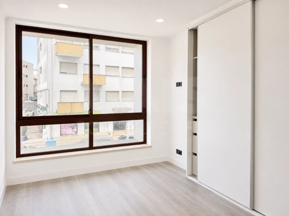 Apartamento T1 para Venda em Agualva e Mira-Sintra Foto 8