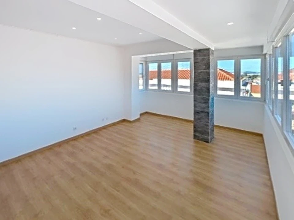 Apartamento T3 para Venda em Águas Livres Foto 2