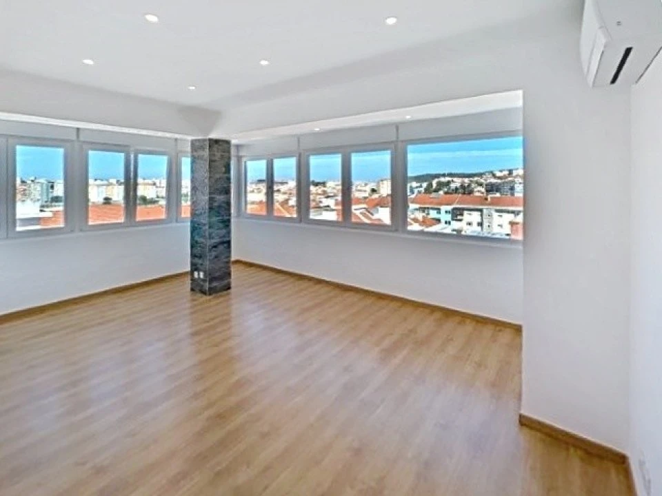 Apartamento T3 para Venda em Águas Livres Foto 3