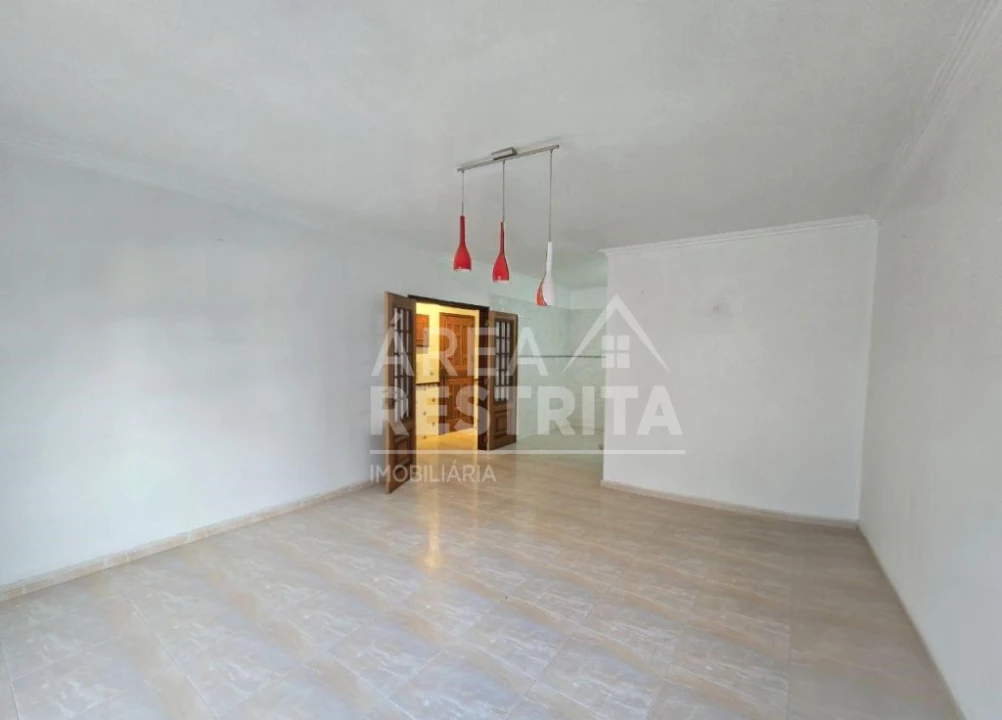 Apartamento T2 para Venda em Algueirão-Mem Martins Foto 3