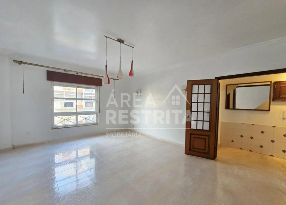 Apartamento T2 para Venda em Algueirão-Mem Martins Foto 5