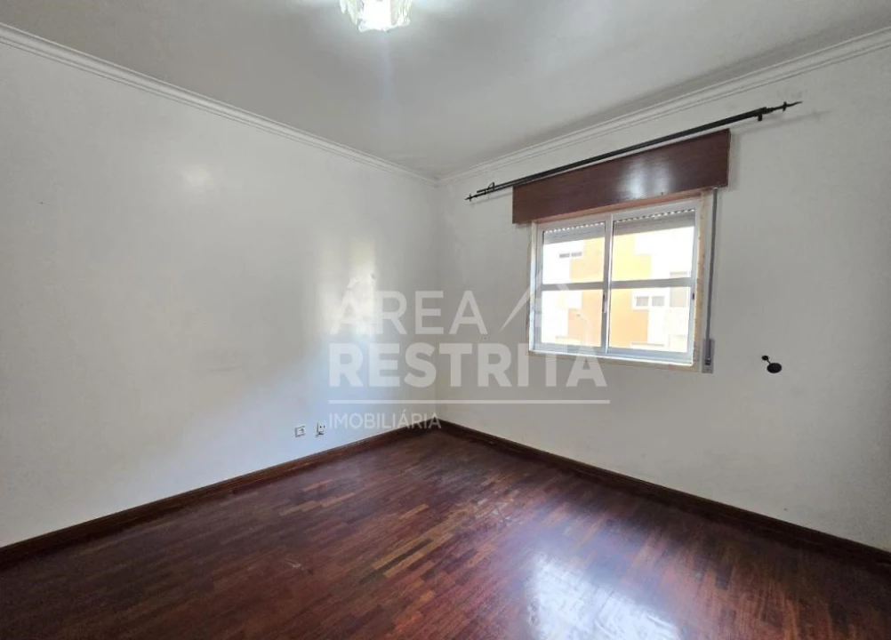 Apartamento T2 para Venda em Algueirão-Mem Martins Foto 13