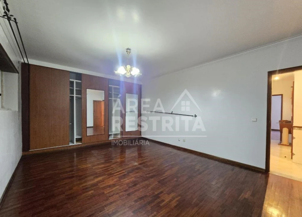 Apartamento T2 para Venda em Algueirão-Mem Martins Foto 17