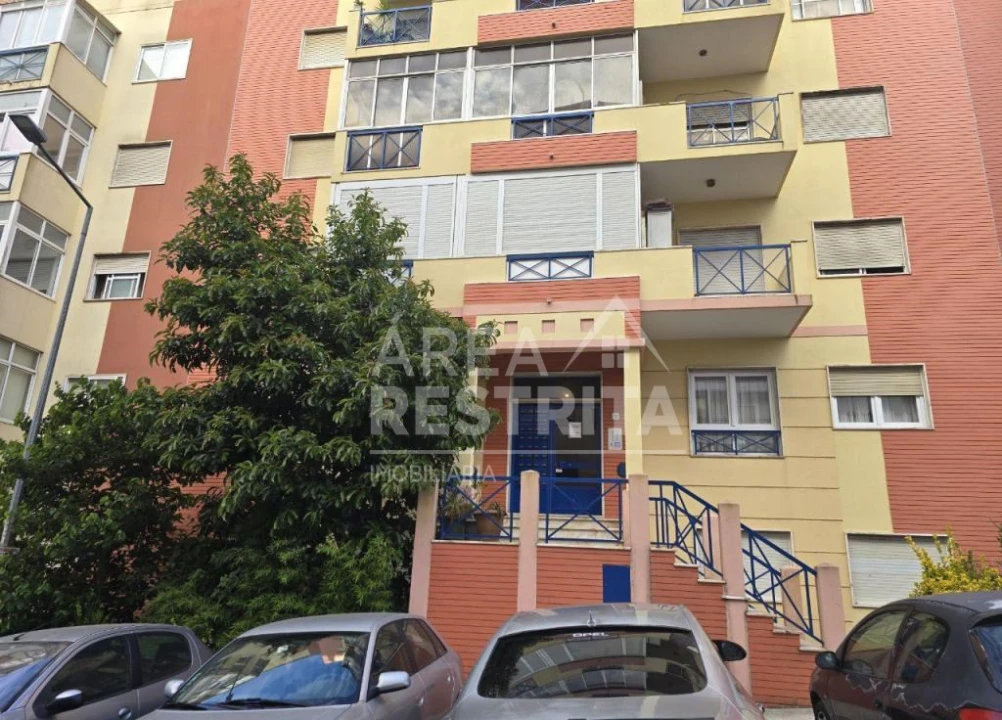 Apartamento T2 para Venda em Algueirão-Mem Martins Foto 23