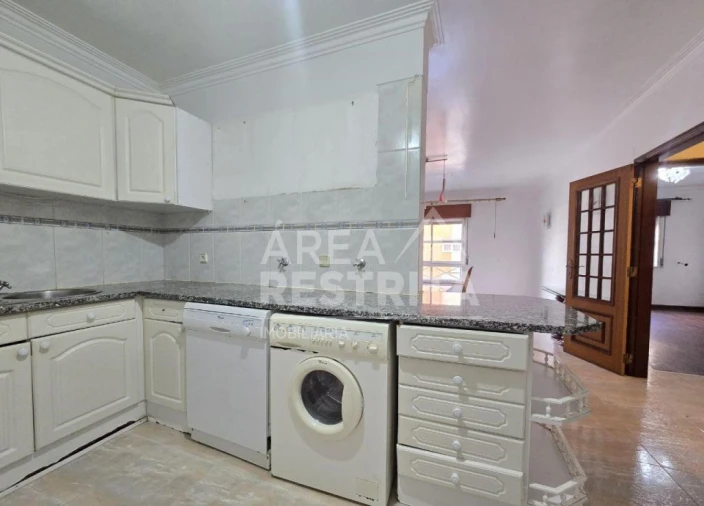 Apartamento T2 para Venda em Algueirão-Mem Martins Foto 8