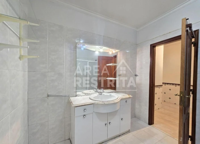 Apartamento T2 para Venda em Algueirão-Mem Martins Foto 21