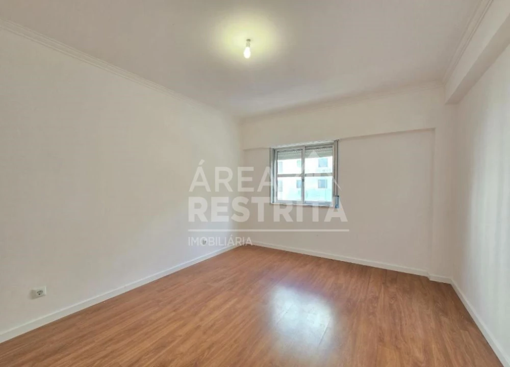 Apartamento T3 para Venda em Algueirão-Mem Martins Foto 9