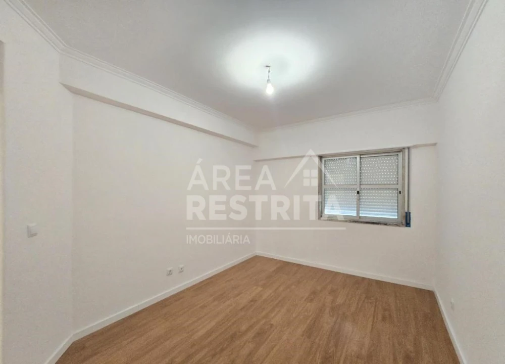 Apartamento T3 para Venda em Algueirão-Mem Martins Foto 18
