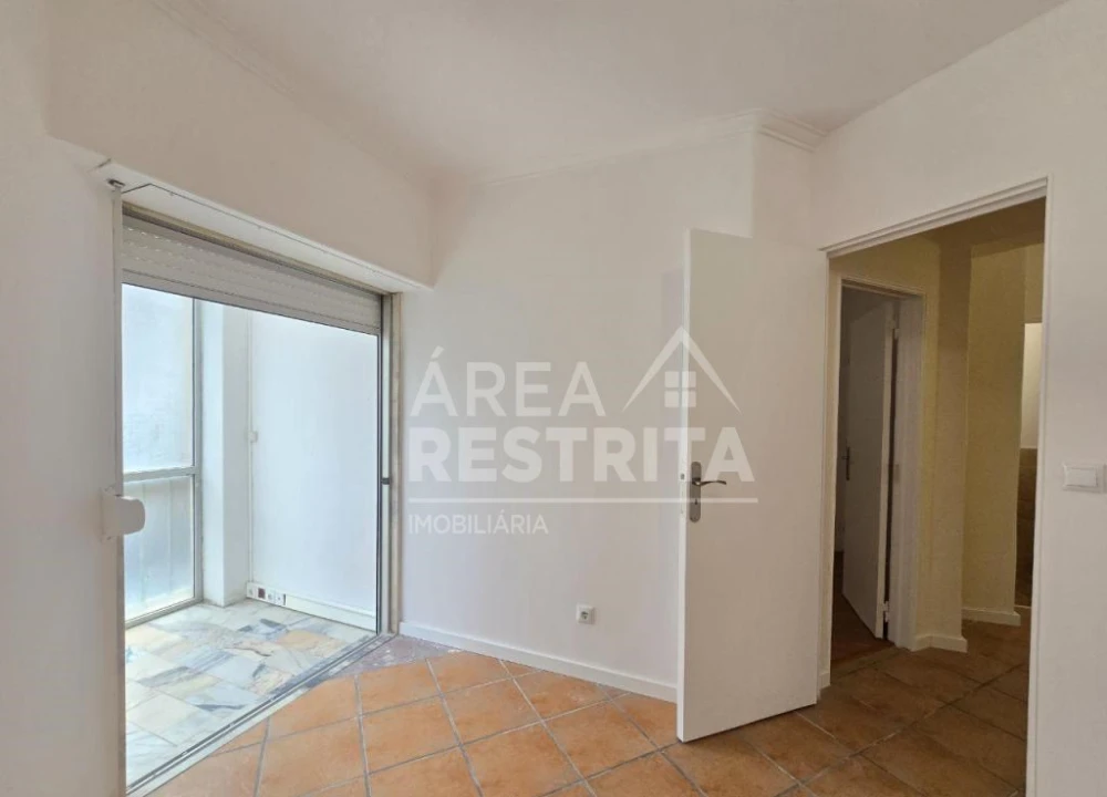 Apartamento T3 para Venda em Algueirão-Mem Martins Foto 22