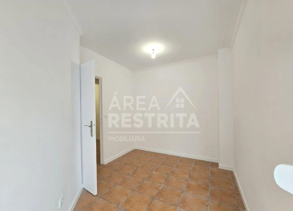 Apartamento T3 para Venda em Algueirão-Mem Martins Foto 23