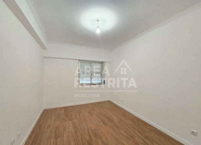 Apartamento T3 para Venda em Algueirão-Mem Martins Foto 17