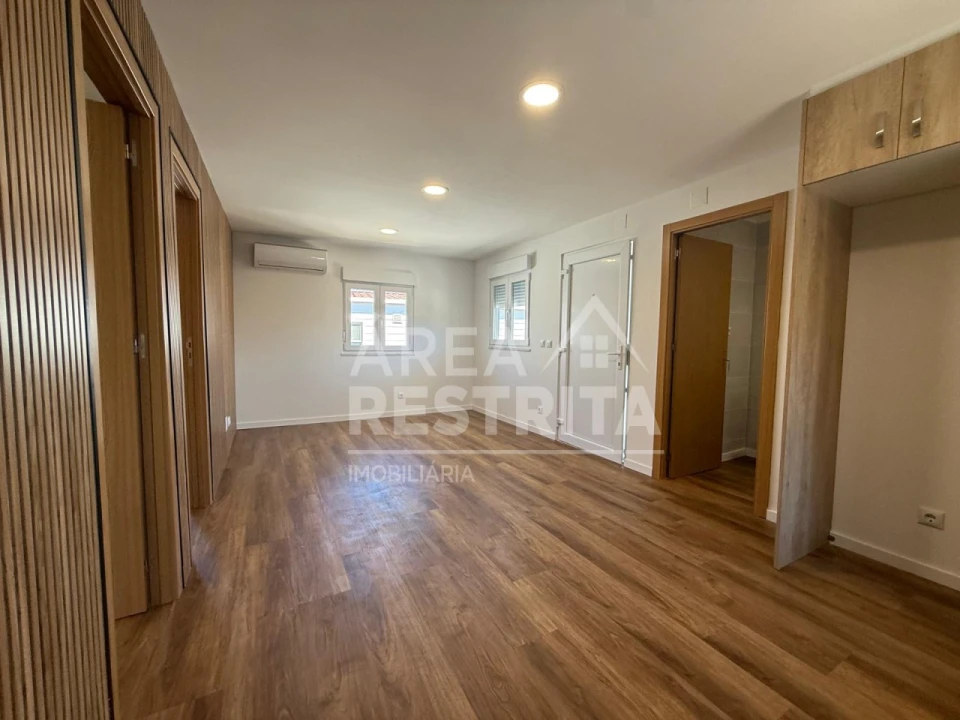 Moradia T2 para Venda em Fernao Ferro Foto 4
