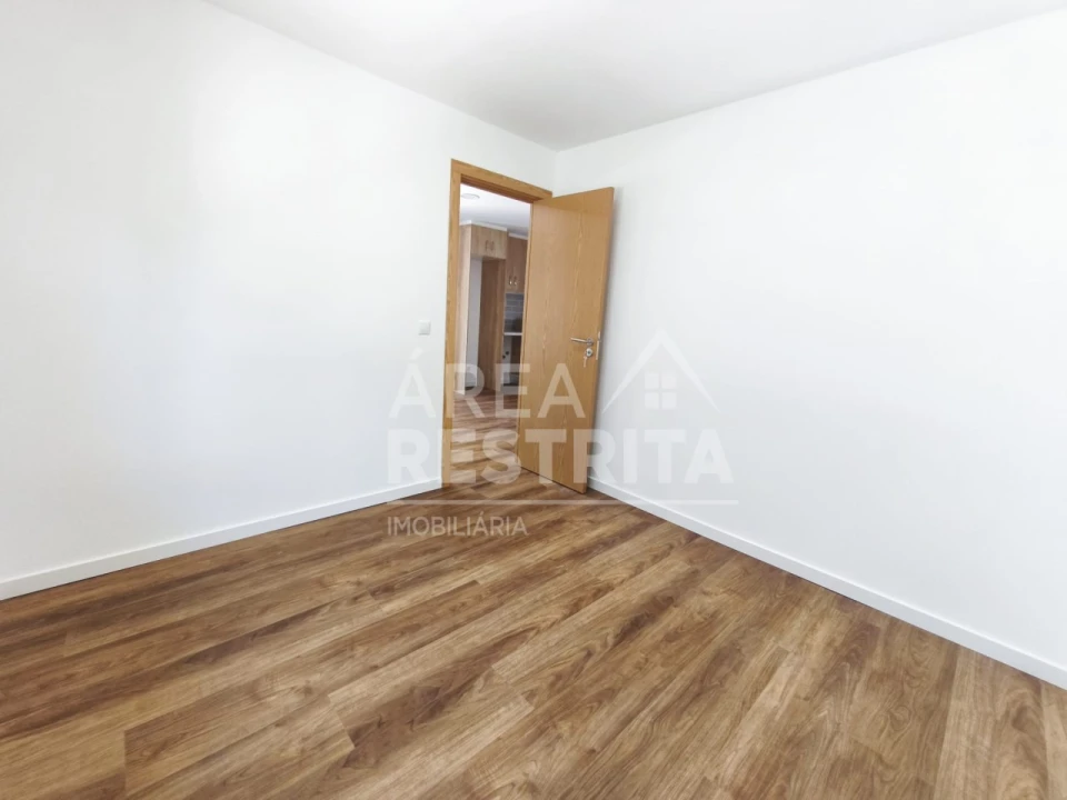 Moradia T2 para Venda em Fernao Ferro Foto 5