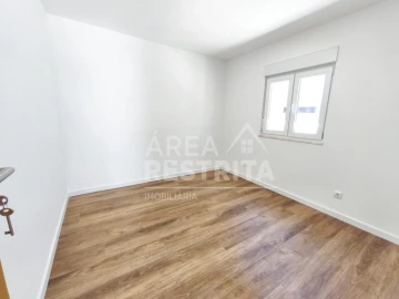 Moradia T2 para Venda em Fernao Ferro